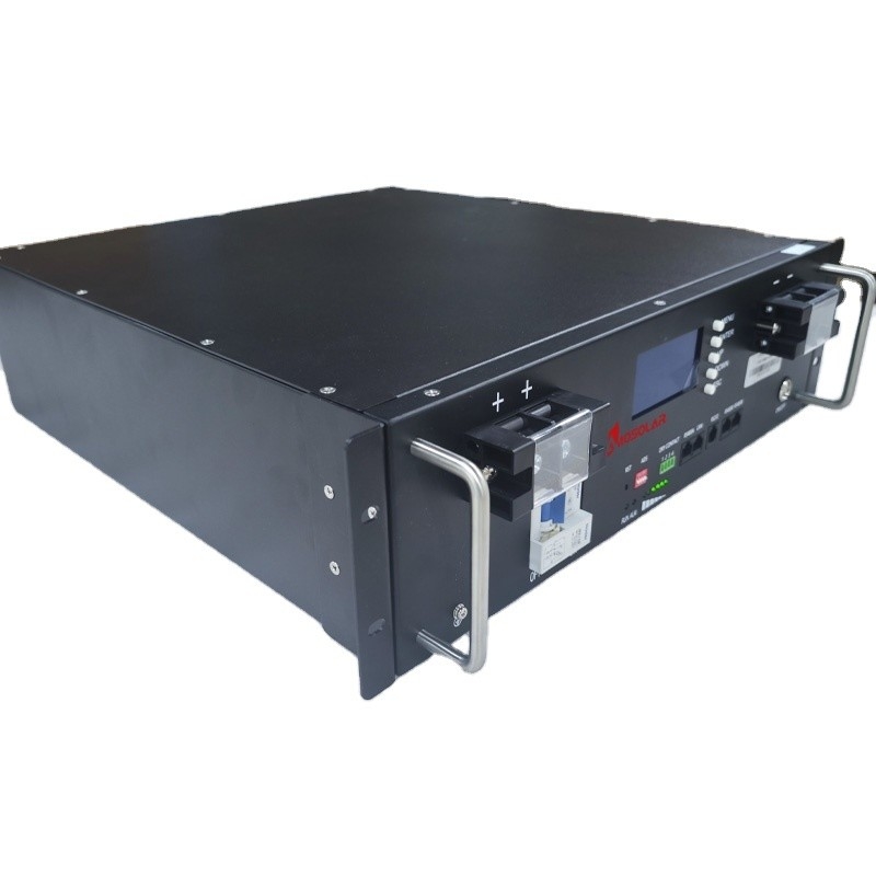 Ασφαλής και ανθεκτική μπαταρία 48V/51.2V 100ah 200ah LiFePO4 για εφαρμογές ράκ-μαουντ